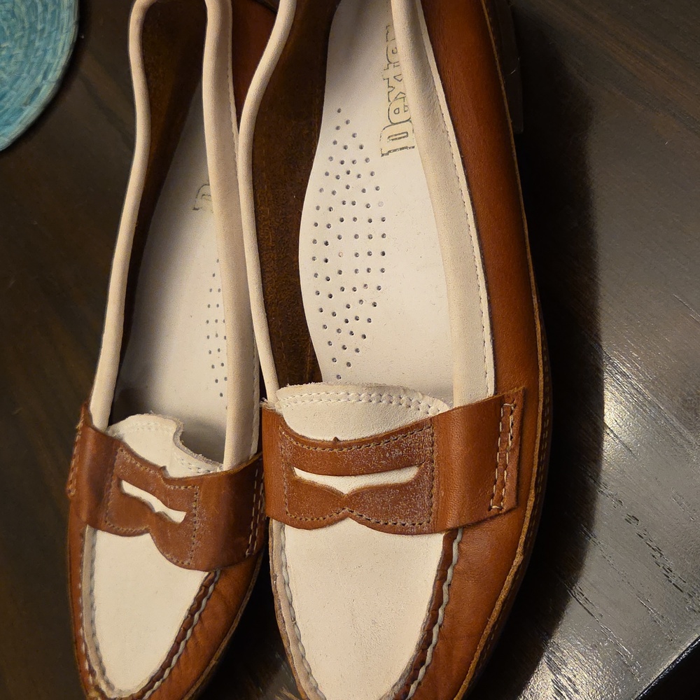 Dexter Women's Tan and Cream Loafers
